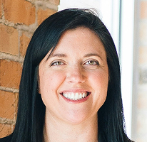 Retrato de Sophie Hartwell, jefa de atención al cliente del equipo de servicio